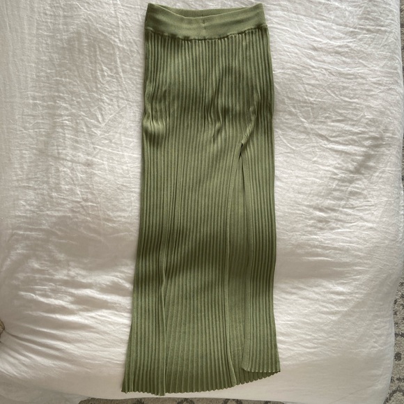 Aritzia Wilfred Ribbed Knit Slit Skirt - Picture 2 of 8